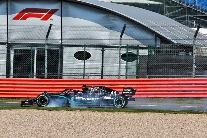 Il pit-stop controverso di Hamilton