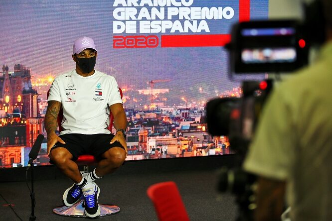 Hamilton: “Cercano di rallentarci, non ci riusciranno”