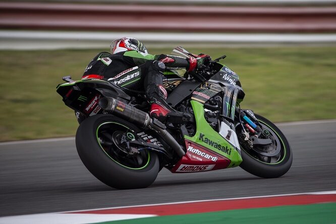 WSBK | Portimão, Gara-2: Rea si prende tutto