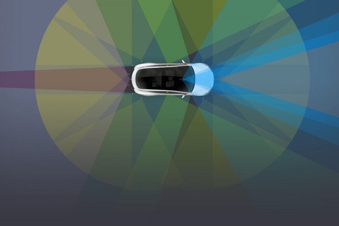 Tesla, il sistema Autopilot di nuovo sotto indagine