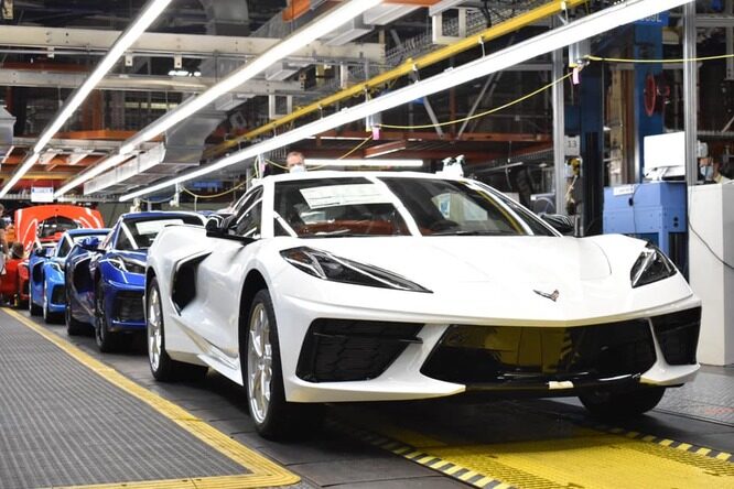 Chevrolet, un turno in più per produrre più Corvette