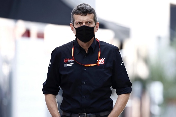 Steiner infastidito da Grosjean