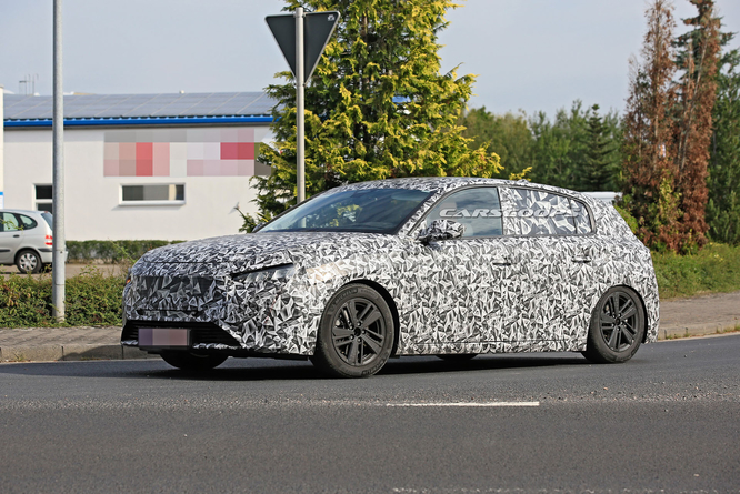 Peugeot 308, test su strada per la terza generazione