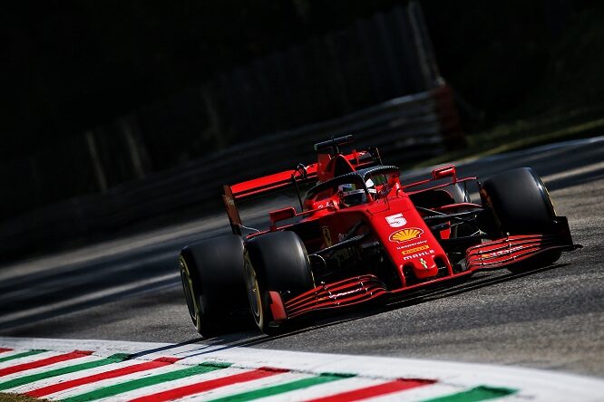 La Ferrari scende in piazza a Firenze