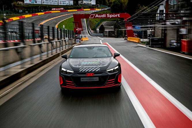 Audi RS e-tron GT debutterà alla 24 Ore di Spa