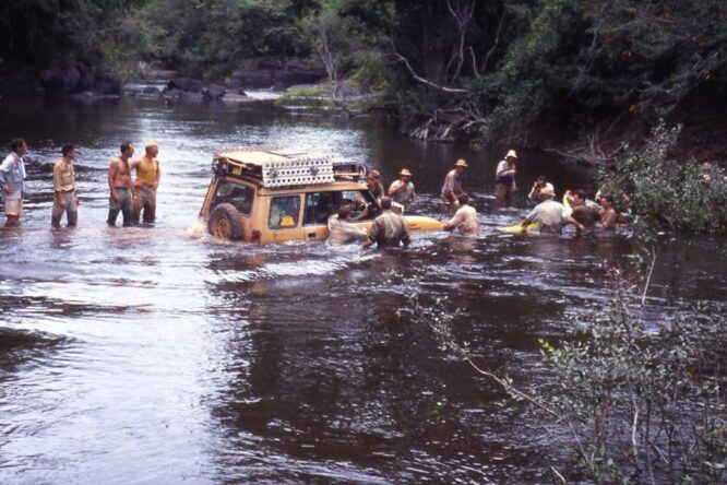Camel Trophy 1992, l’odissea in Land Rover continua