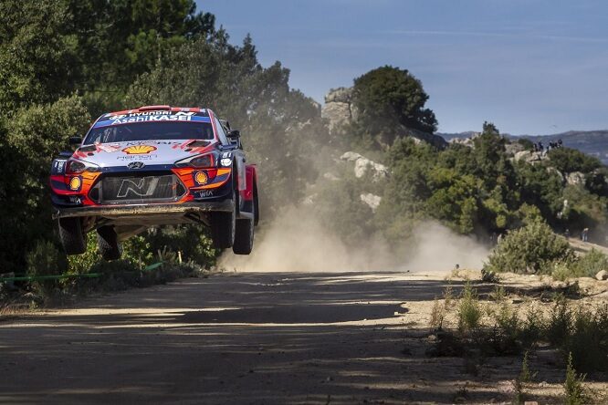 WRC | Dani Sordo vince in Sardegna, Neuville secondo