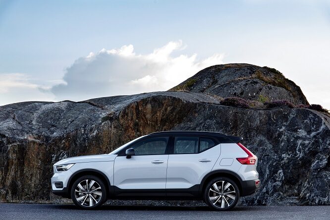 Volvo, vendite in aumento a ottobre: decisivi i SUV