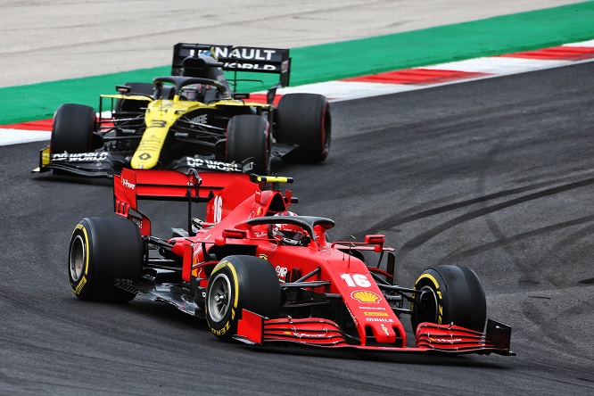 Binotto: Vetture identiche tra Leclerc e Vettel - F1 Team - Formula 1 -  Motorsport