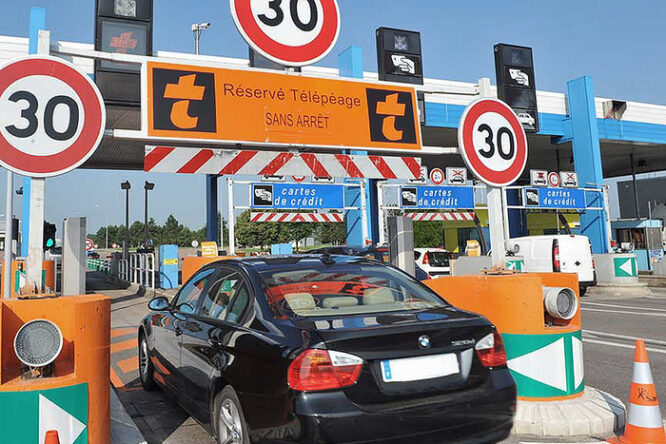 Covid-19, in Francia autostrade gratis per medici e infermieri