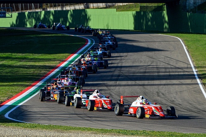 F4 | Imola, Gara-2: vince Beganovic davanti a Minì e Crawford