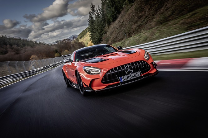 Mercedes-AMG GT Black Series debutta in un video