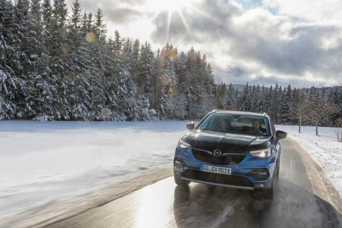 Opel, il freddo dell’inverno non fa paura