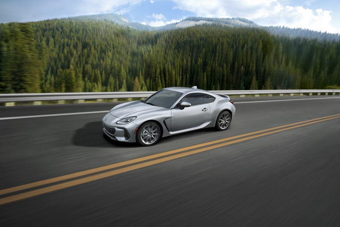 Subaru BRZ 2022, piacere di guida da 231 CV