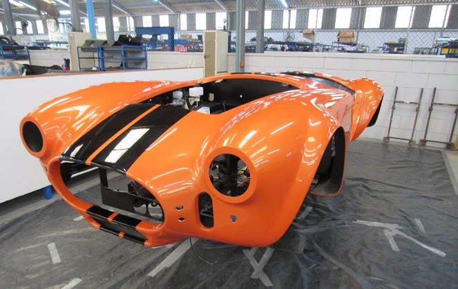 AC Cobra Series 4 elettrica, autonomia fino a 322 km