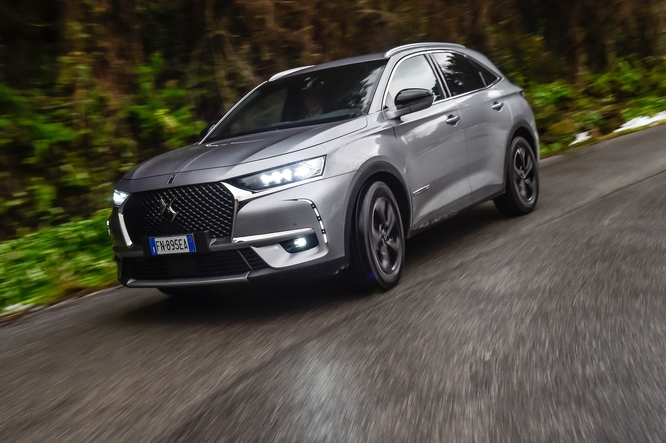 DS 7 Crossback, prezzi e nuovi allestimenti