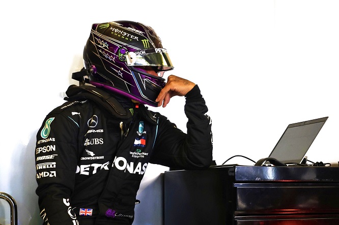 Webber: “Russell in Mercedes problema per contratto Hamilton”