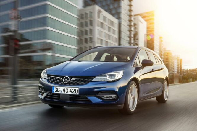 Opel Astra, la nuova generazione sarà ibrida plug-in