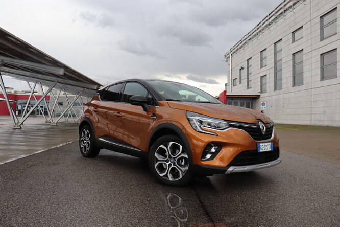 Captur E-Tech, l’ibrido alla spina per Renault