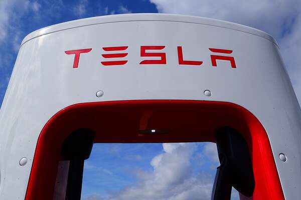 Tesla prenota una fornitura record di Nichel