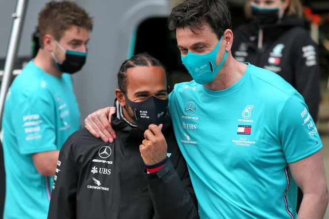 lewis hamilton toto wolff