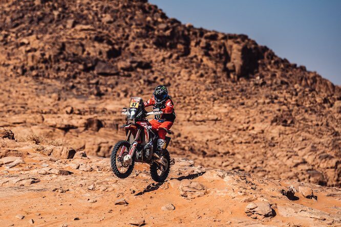 Dakar 2021 | Moto, day-9: K. Benavides vince, Price si ritira