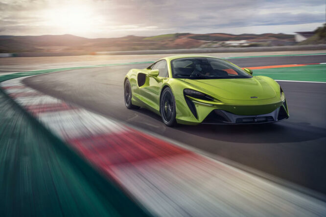 McLaren Artura, supercar plug-in hybrid secondo Woking