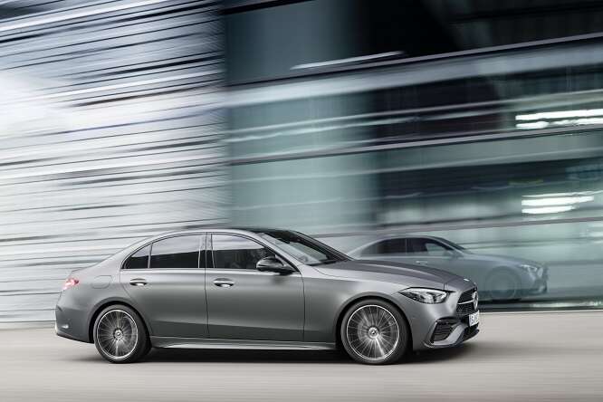 Mercedes Classe C, versione elettrica dal 2024