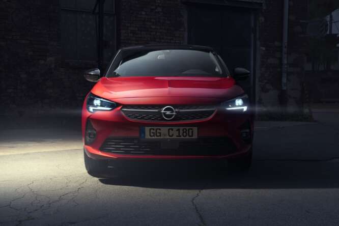 Opel IntelliLux, fari super tecnologici per tutta la gamma