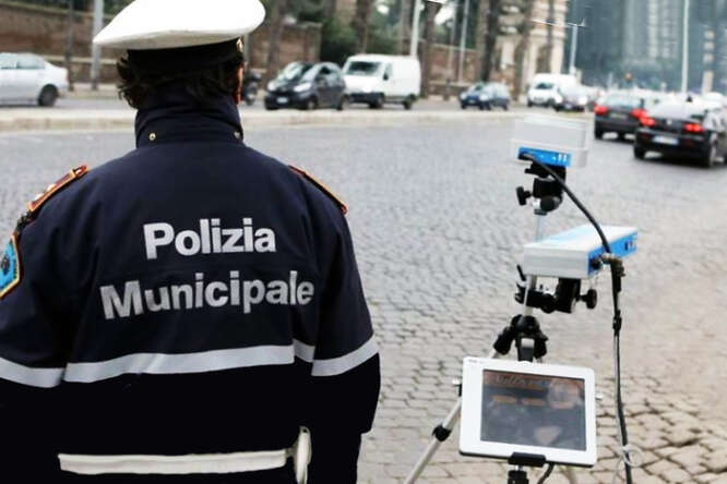 Rinnova la patente ma per lo Stato è cieco: maxi truffa a Padova