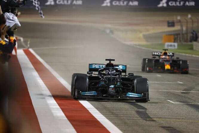 Hamilton wins in Bahrain