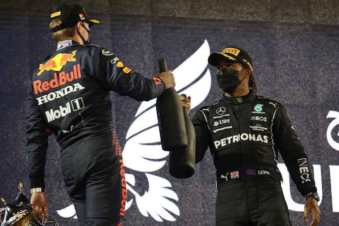 mercedes red bull bahrain hamilton verstappen