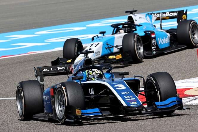 F2 | Bahrain, Gara-3: vince Zhou, Ticktum fa fuori Piastri