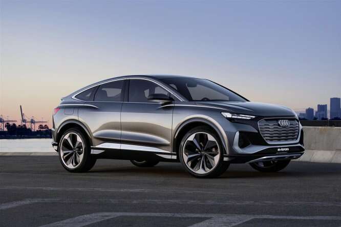 Audi, Q4 e-tron sbarca in Italia anche a noleggio