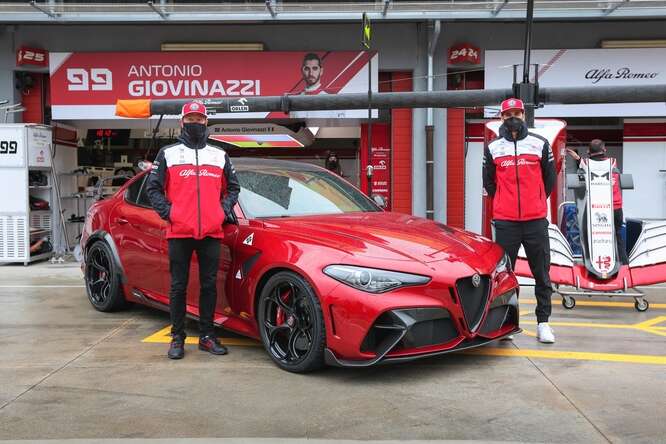 Giulia GTAm al GP Imola con Raikkonen e Giovinazzi