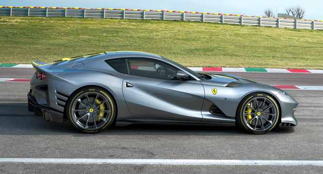 Ferrari 812 Competizione, nome nuovo per la Versione Speciale