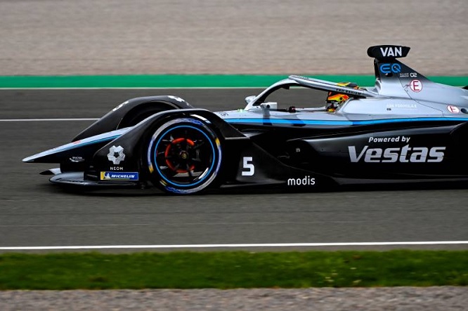 E-Prix Valencia-1, pole Mercedes con Vandoorne