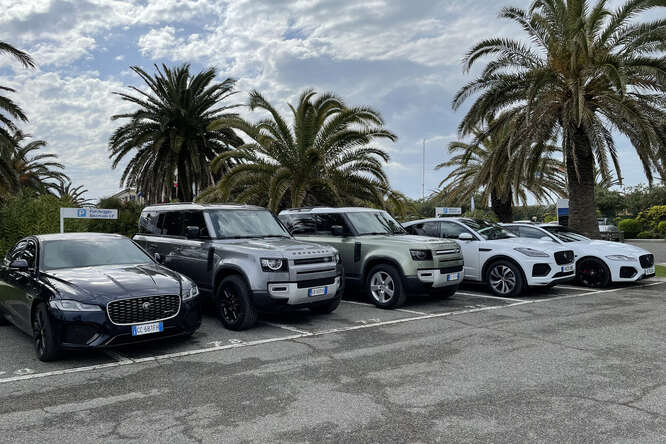 Jaguar Land Rover Rent, noleggio in soli tre step