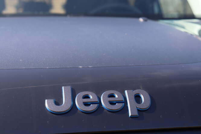 Jeep, baby Renegade elettrica: alternativa al Jimny