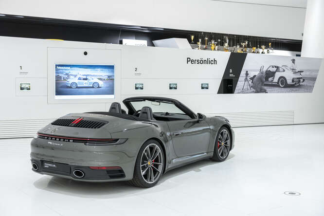 Porsche, motori accesi al Museo: Sound Night digitale