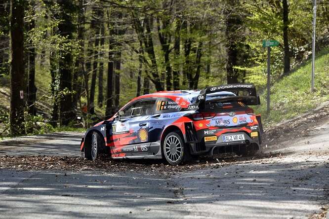 WRC | Croazia: Ogier insegue Neuville, Rovanpera k.o.