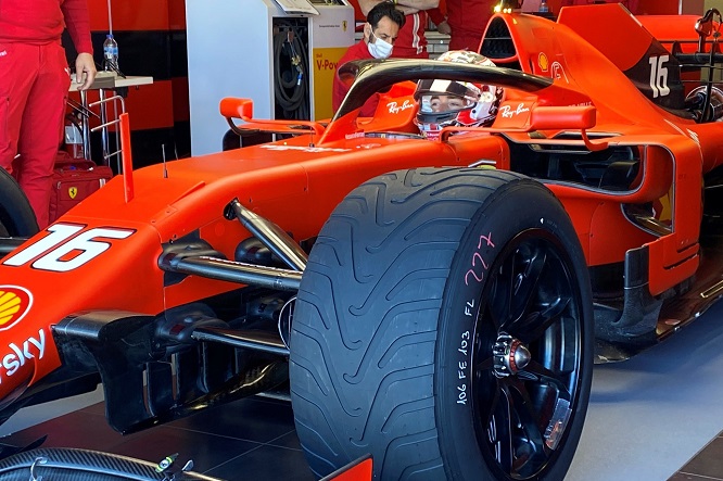 Test Pirelli 2022: Leclerc prova le mescole da bagnato