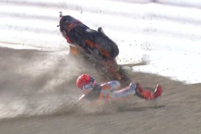 Marquez e Vietti, cadute pesanti nel Warm Up di Jerez – VIDEO