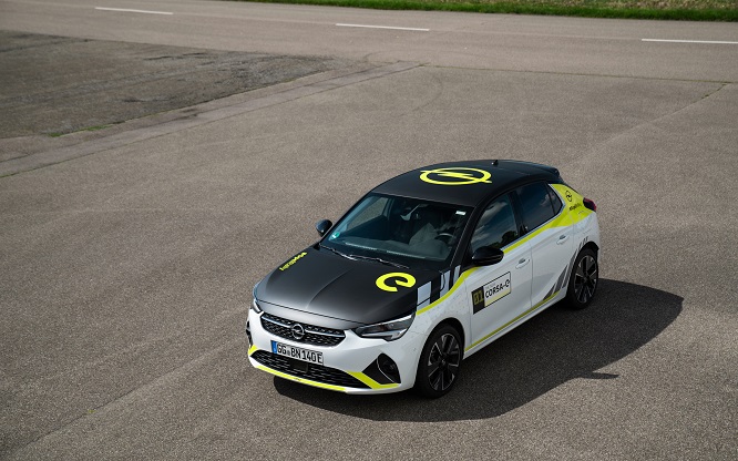 Opel Corsa-e, più sportiva con il Rally Design Kit