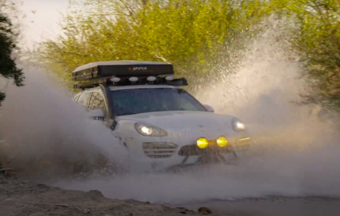 Porsche, in fuoristrada con Cayenne: che lusso