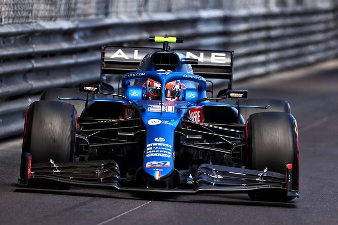 Ocon beffa Giovinazzi, Alonso fuori dai punti