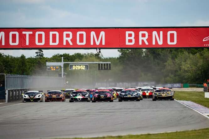 Ferrari Challenge Europe | Schirò e Kirchmayr, primi trionfi a Brno