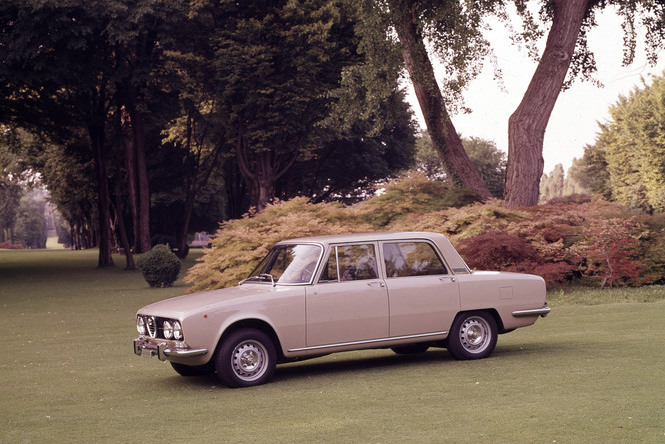 Alfa Romeo 2000 Berlina, molto più di una Giulia super veloce