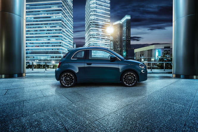 Auto elettriche più vendute, Fiat domina tra gli EV