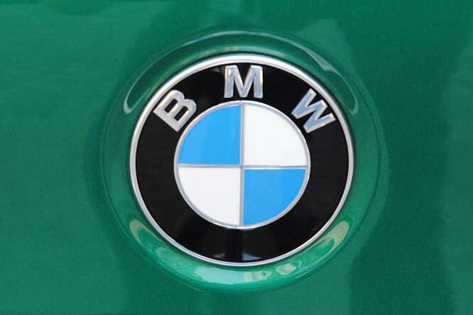 Allarme BMW, la carenza di microchip incombe